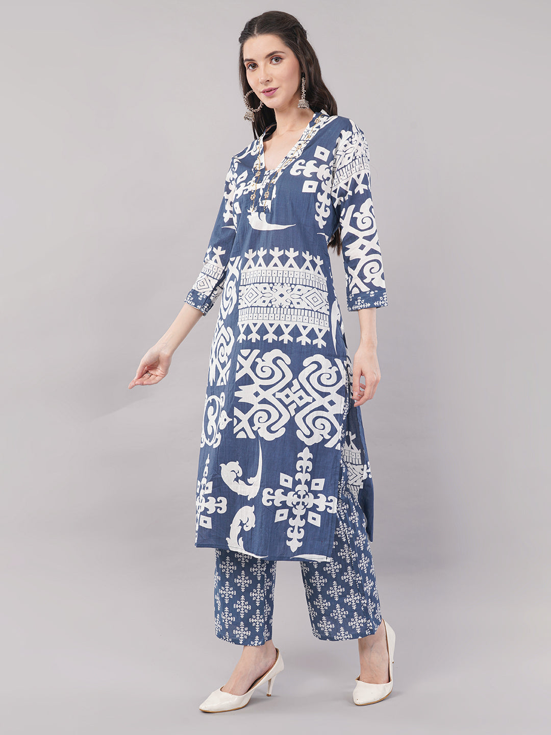 Indigo blue & white Handblock Printed Straight Kurta Set with Dupatta