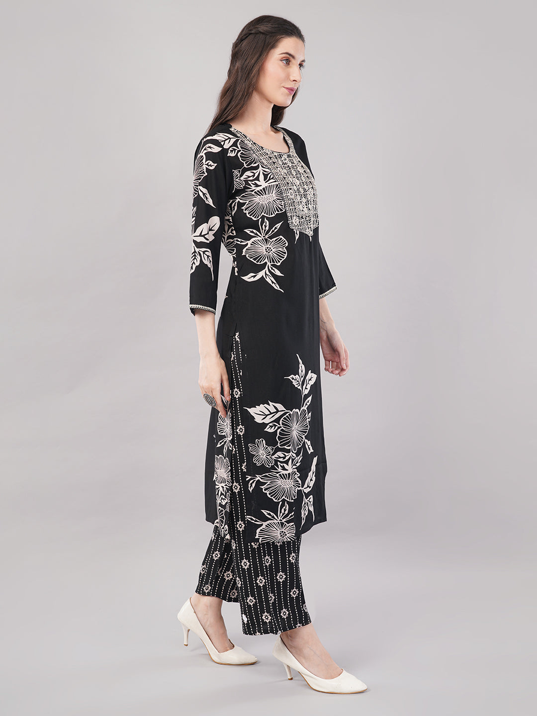 Black cotton Floral Printed Embroidered Kurta Set with Dupatta