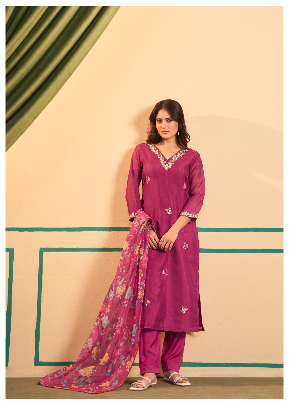 Make a striking statement with this elegant Kurta, Pant, and Dupatta Set, a perfect blend of luxury and sophistication for festive occasions and
formal gatherings.