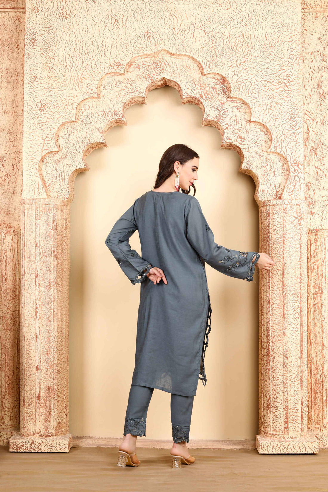 Elegant Grey Embroidered Kurta Set with Dupatta and Intricate Lace Detailing