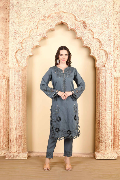 Elegant Grey Embroidered Kurta Set with Dupatta and Intricate Lace Detailing