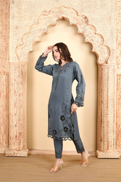 Elegant Grey Embroidered Kurta Set with Dupatta and Intricate Lace Detailing