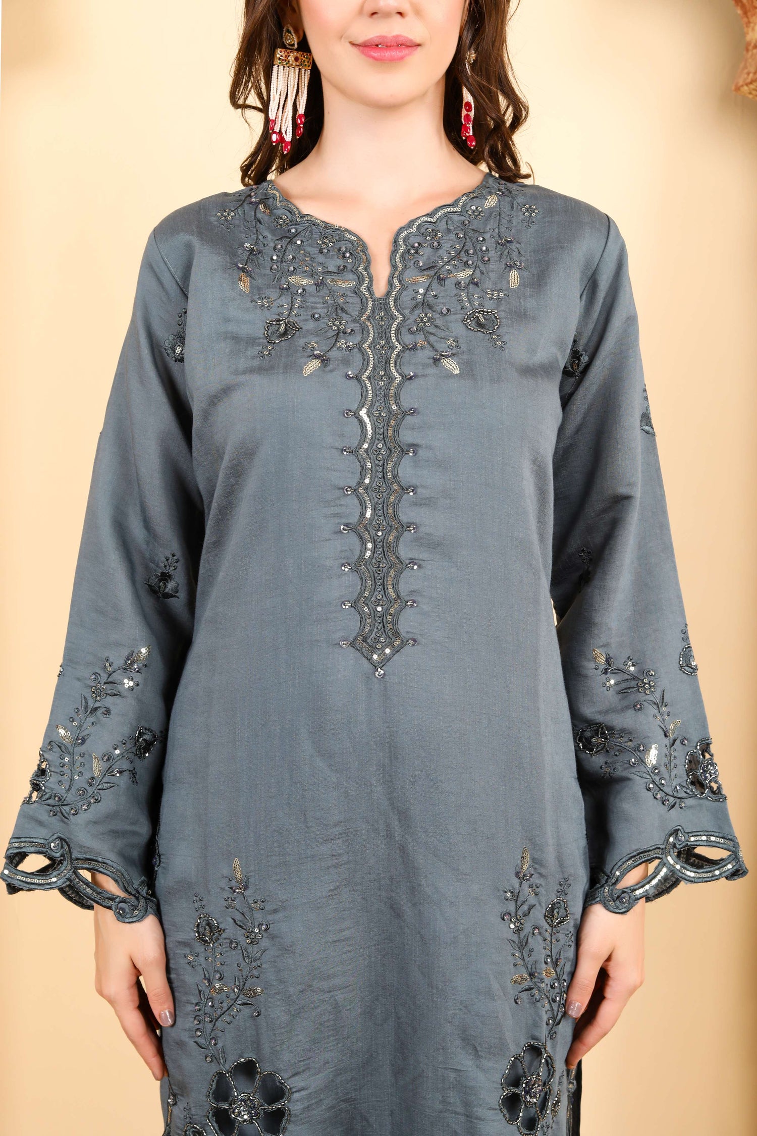 Elegant Grey Embroidered Kurta Set with Dupatta and Intricate Lace Detailing