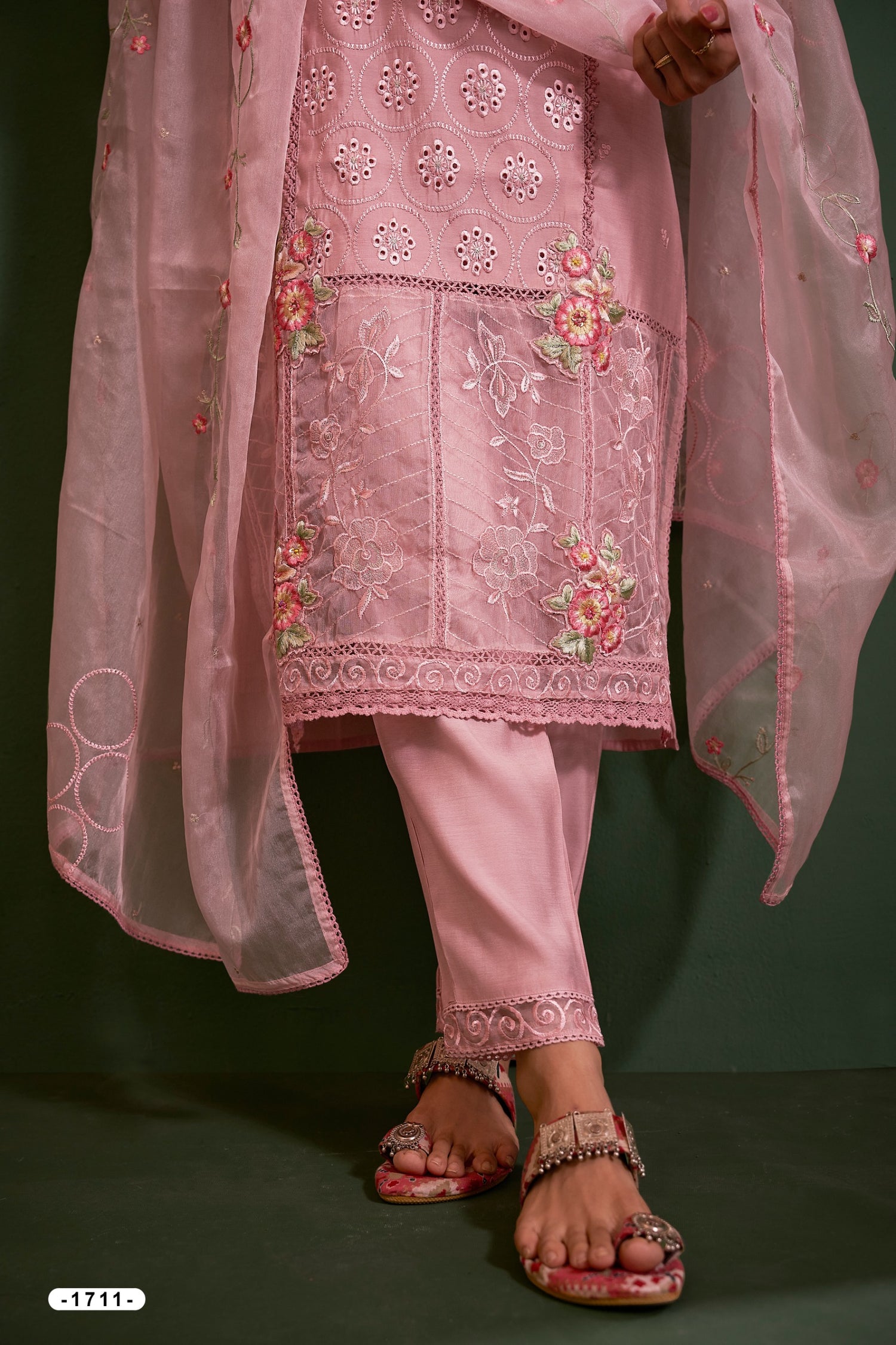 LIGHT PINK ELEGANCE Traditional Ensemble