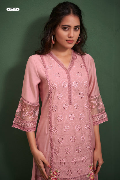 LIGHT PINK ELEGANCE Traditional Ensemble