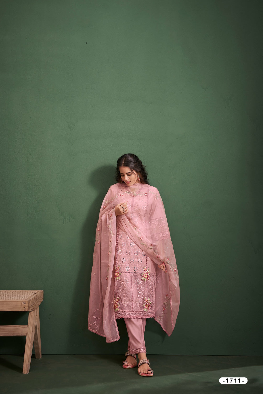 LIGHT PINK ELEGANCE Traditional Ensemble