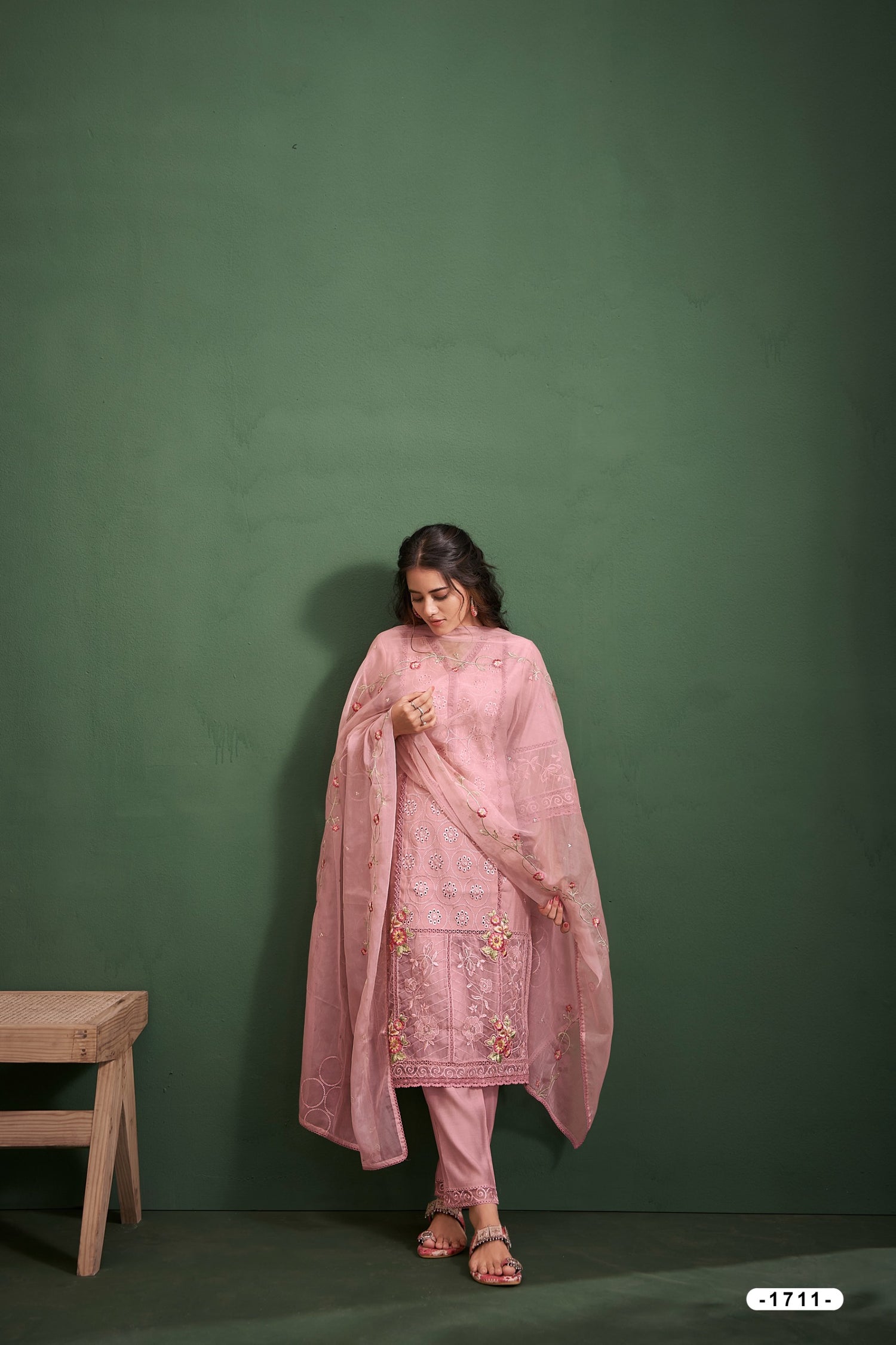 LIGHT PINK ELEGANCE Traditional Ensemble