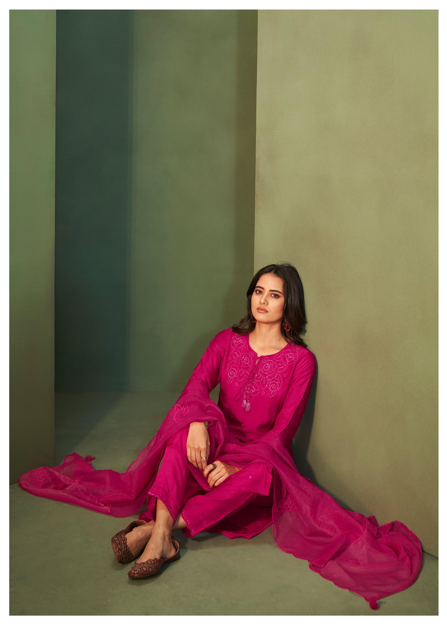 Step into elegance with this luxurious Kurta, Pant, and Dupatta Set, designed to make a statement at any special occasion.